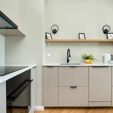 Air Conditioned Apartment In Warsaw With Parking And Bathtub By Noclegi Renters Exterior photo