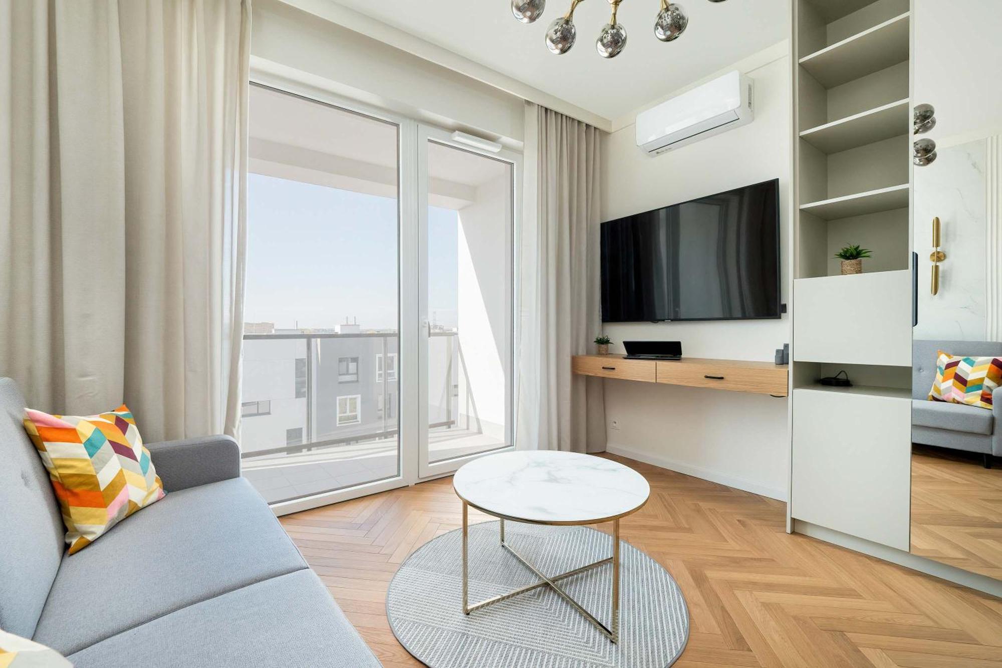 Air Conditioned In With Parking And Bathtub By Renters * Varsovia