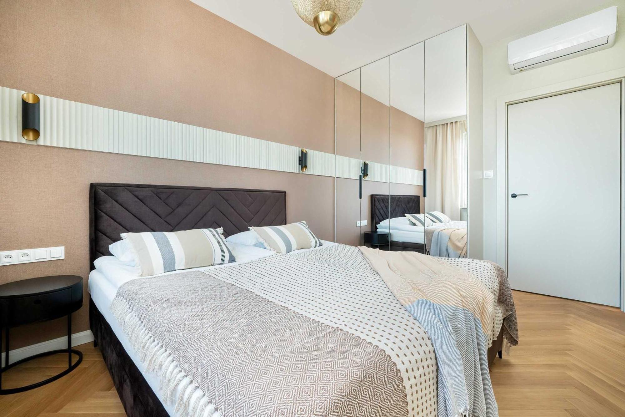 Apartamento Air Conditioned In With Parking And Bathtub By Renters Varsovia
